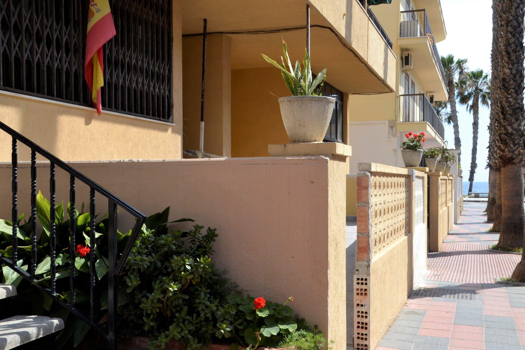 Hostal Tropical Almuñécar 외부 사진