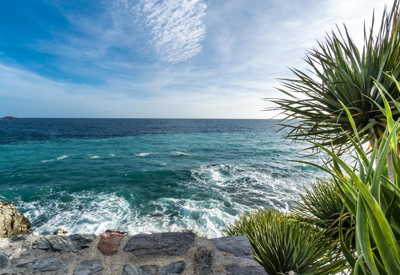 Hostal Tropical Almuñécar 외부 사진