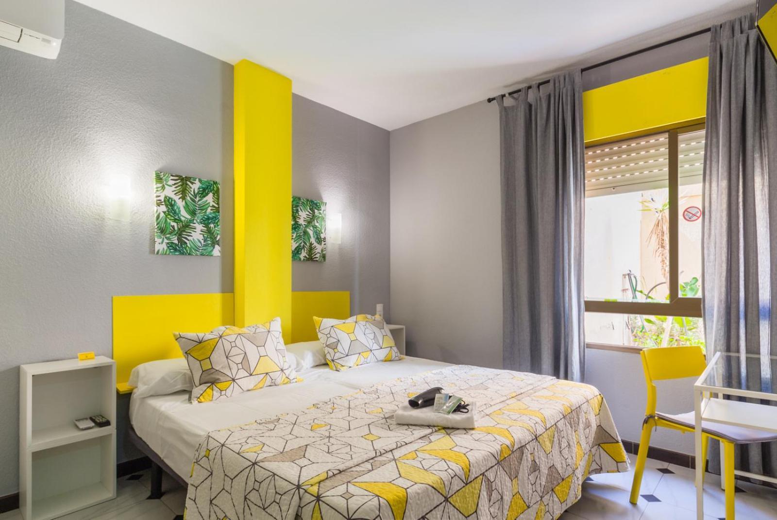 Hostal Tropical Almuñécar 외부 사진