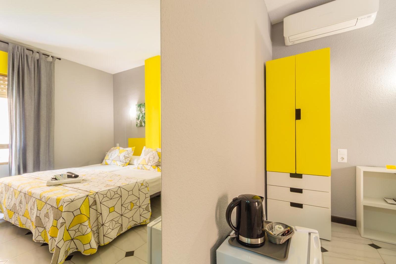 Hostal Tropical Almuñécar 외부 사진