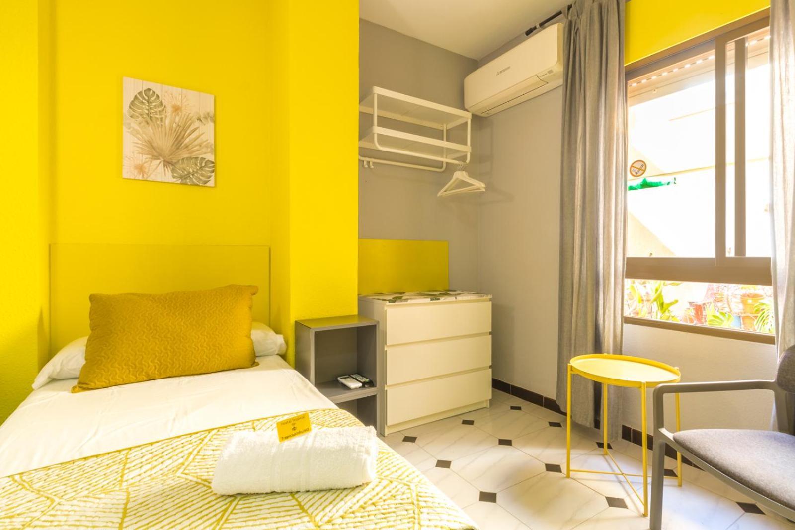 Hostal Tropical Almuñécar 외부 사진