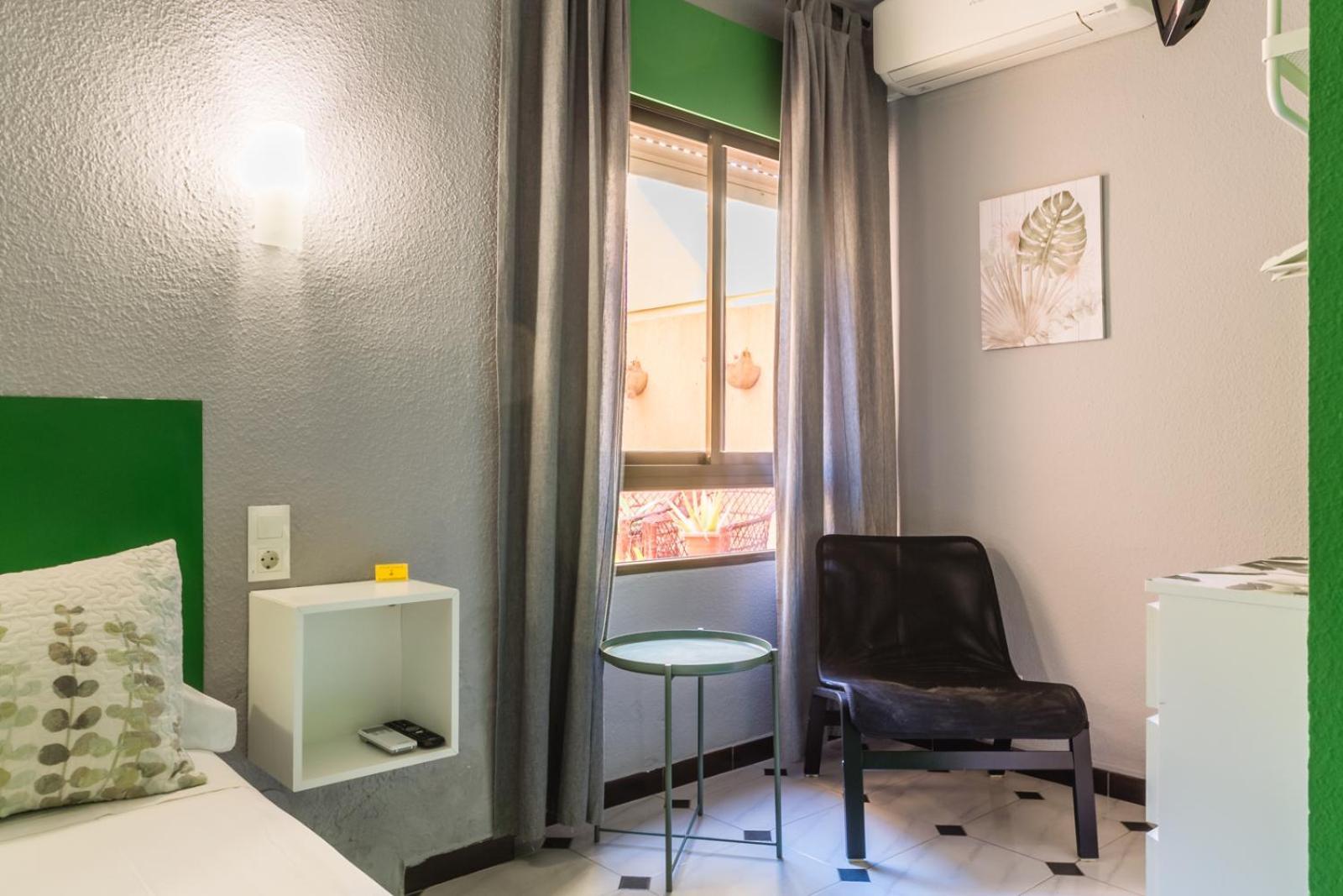 Hostal Tropical Almuñécar 외부 사진
